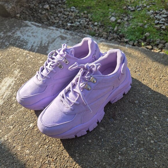 Brand new sneakers - Picture 2 of 4